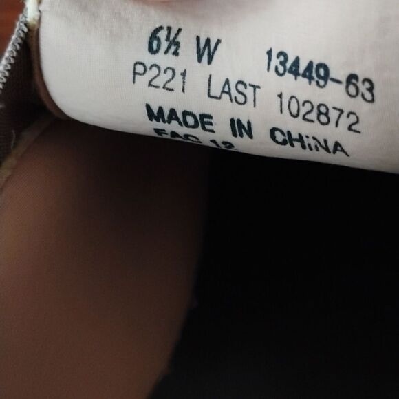 Women's Tan Slip-On Shoes by DREW - Size: 6 1/2 (1006) - Picture 4 of 4